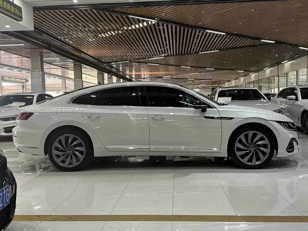 Volkswagen CC 2023 из CN, фото 3