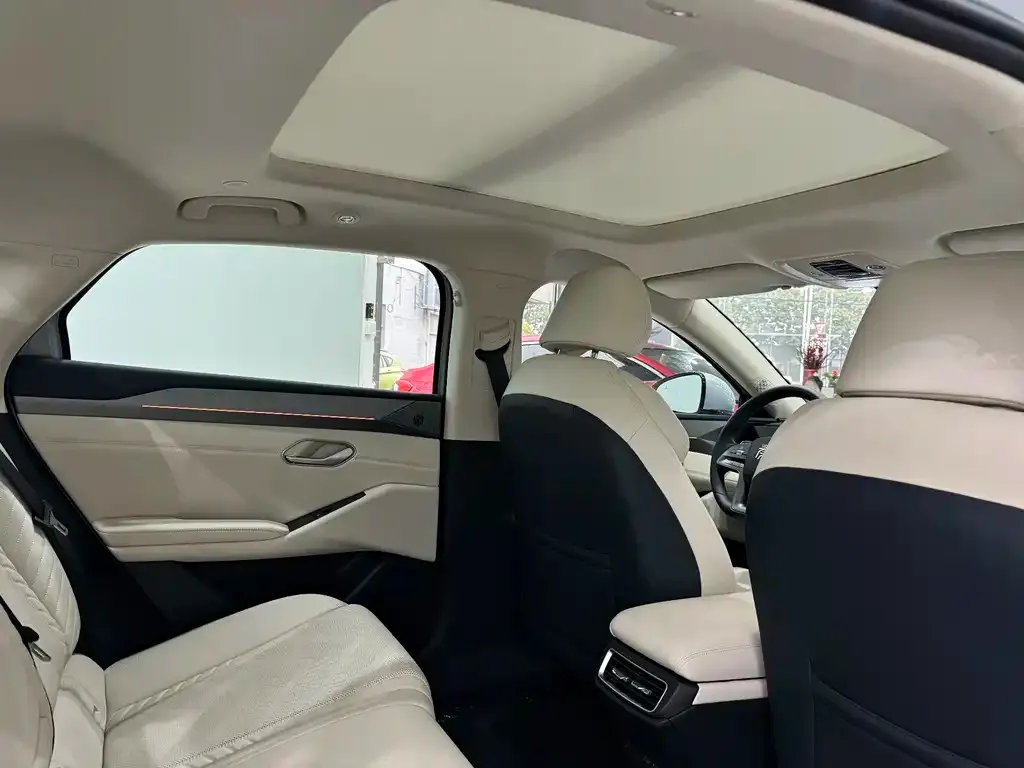 BYD Qin L 2025 из CN, фото 3