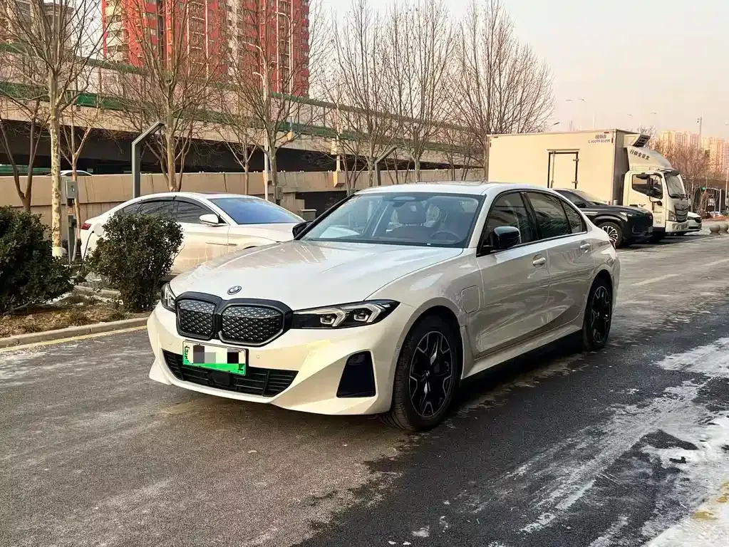 BMW i3 — фото 1