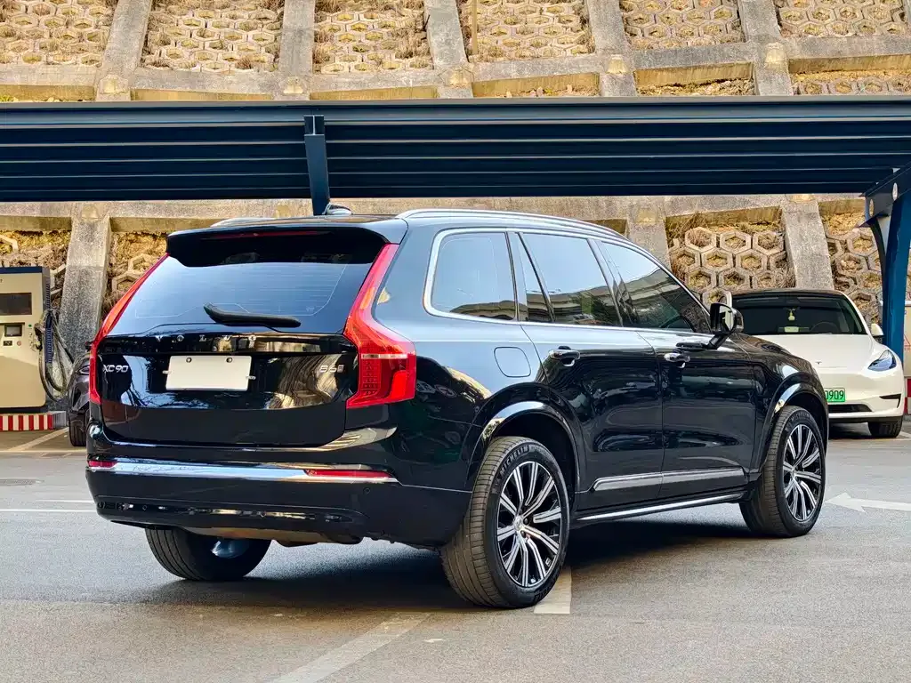 Volvo XC90 2023 из CN, фото 7