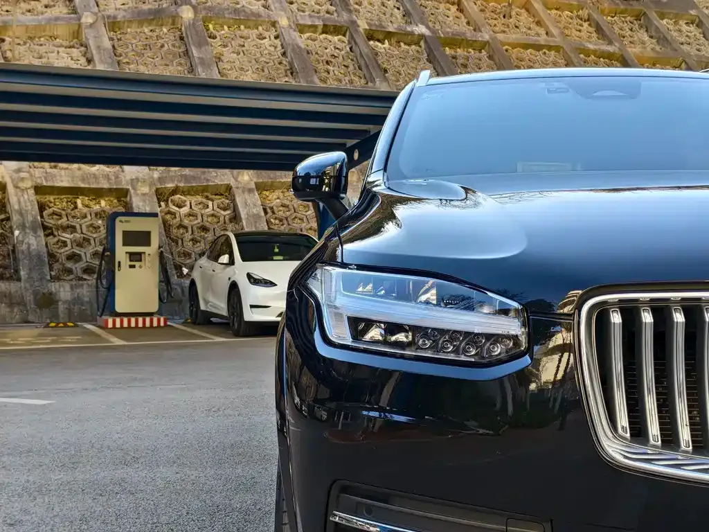 Volvo XC90 2023 из CN, фото 6