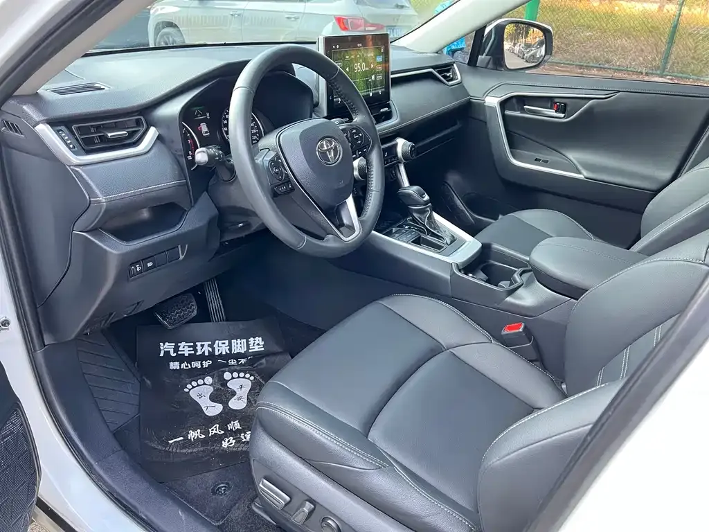 Toyota Wildlander 2022 из CN, фото 2