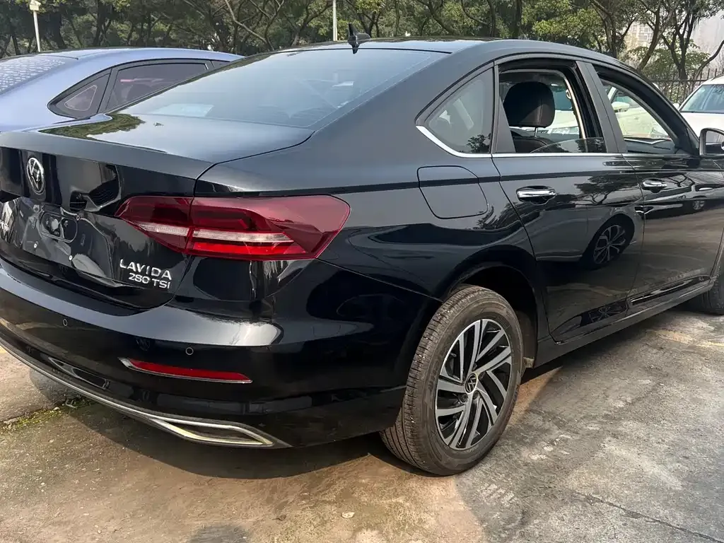 Volkswagen Lavida 2023 из CN, фото 3