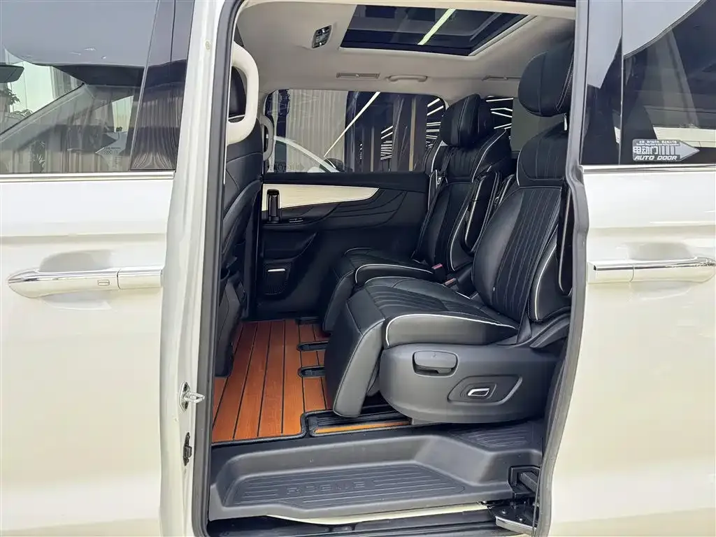 Roewe iMAX8 2021 из CN, фото 7