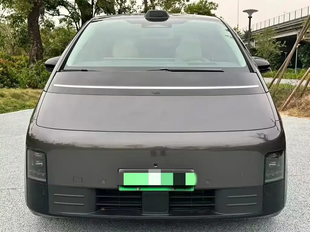 Li Auto MEGA — фото 3