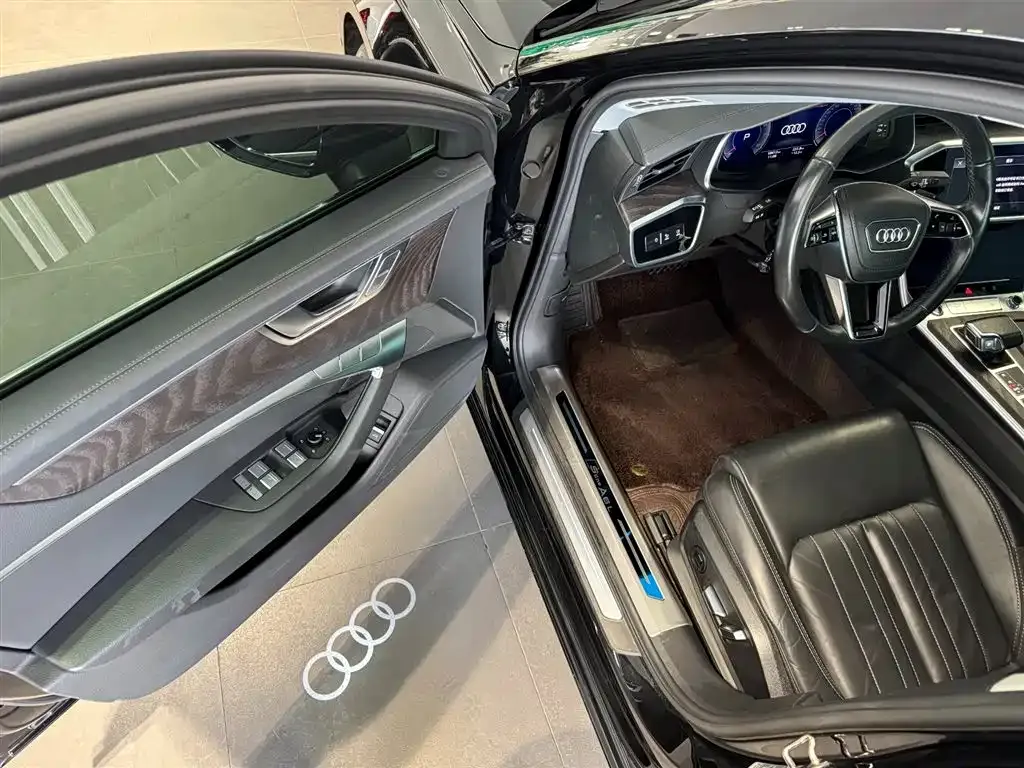 Audi A6L 2023 из CN, фото 9