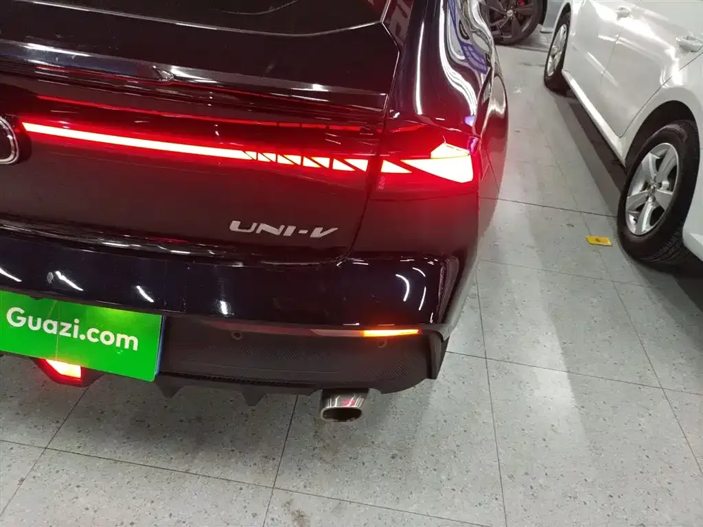 Changan UNI-V 2023 из CN, фото 10