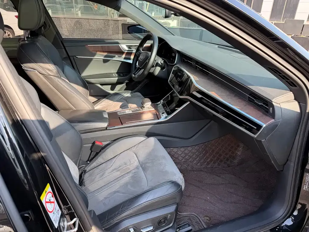 Audi A6L 2023 из CN, фото 4