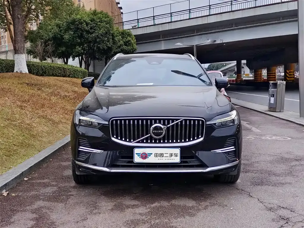 Volvo XC60 — фото 9