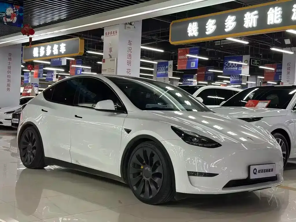 Tesla Model Y — фото 7