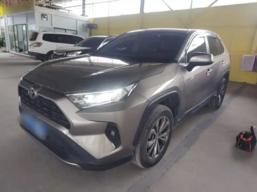 Toyota RAV4 2024 из CN, фото 1