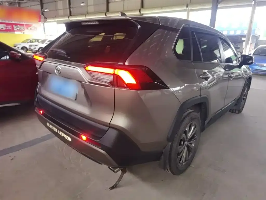 Toyota RAV4 2024 из CN, фото 3