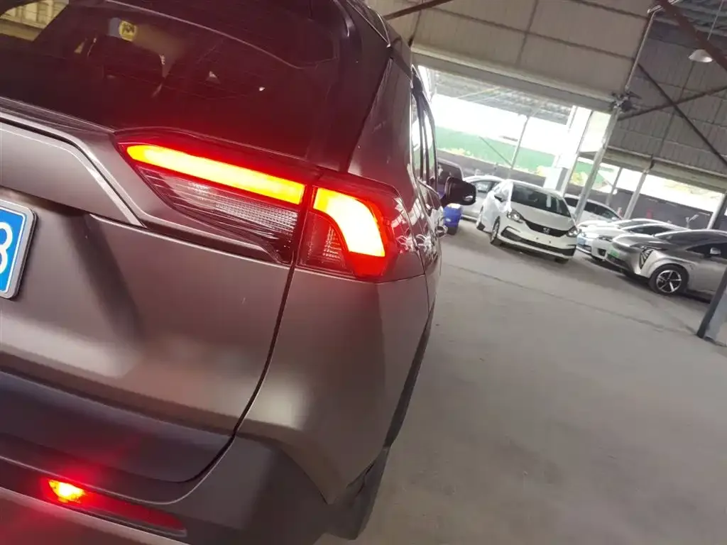 Toyota RAV4 2024 из CN, фото 9