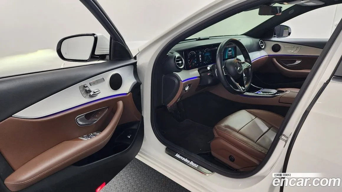 Mercedes-Benz E-Class — фото 10