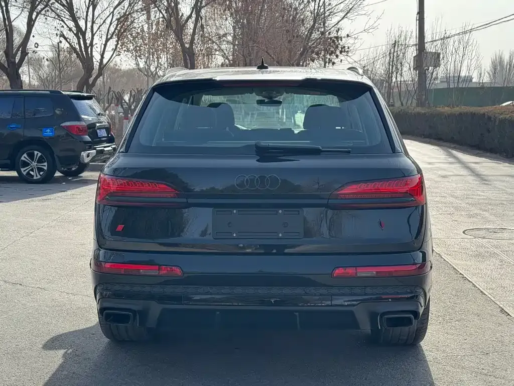 Audi Q7 2025 из CN, фото 8