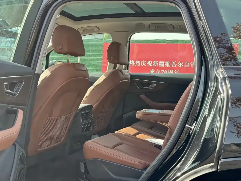 Audi Q7 2025 из CN, фото 5