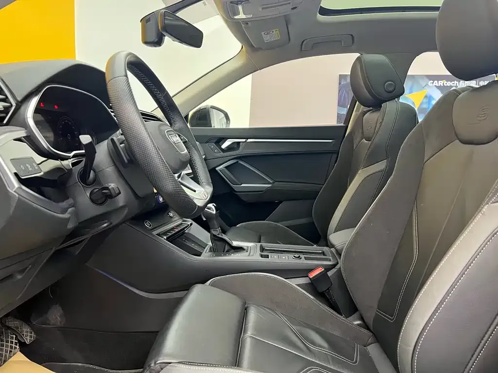 Audi Q3 Sportback 2023 из CN, фото 2