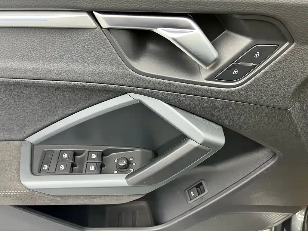 Audi Q3 Sportback 2023 из CN, фото 7