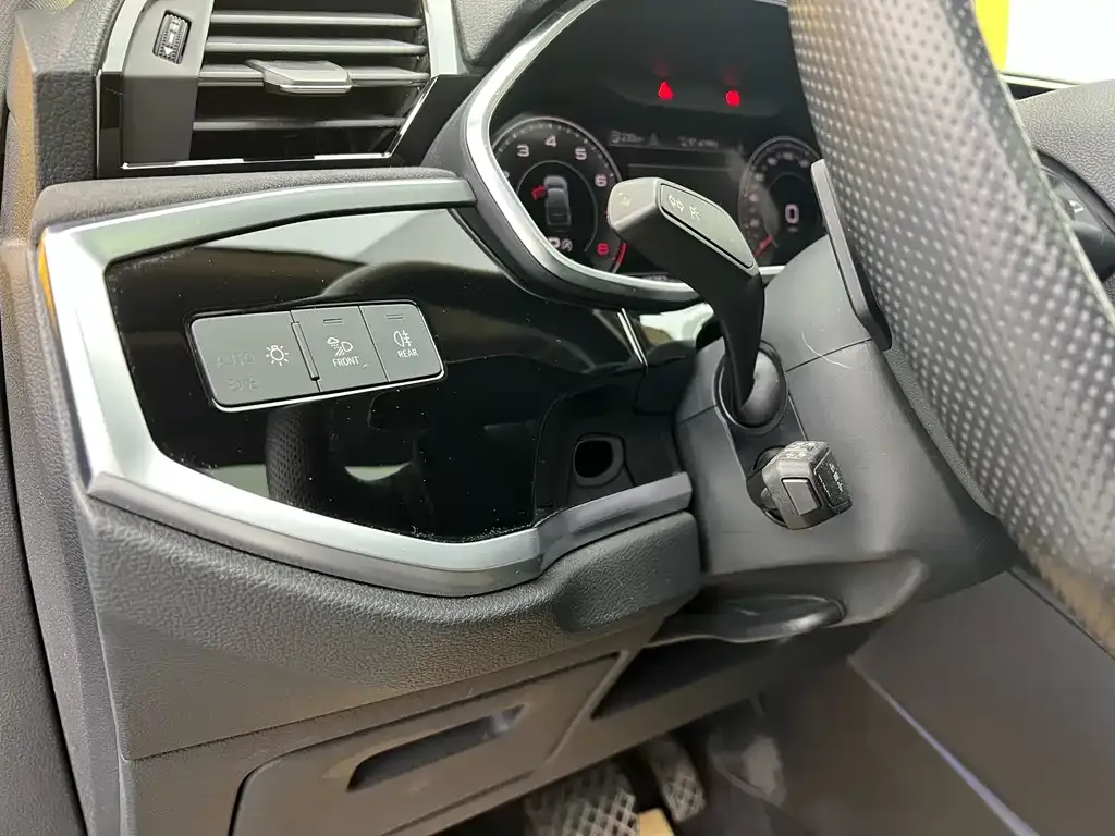 Audi Q3 Sportback 2023 из CN, фото 9