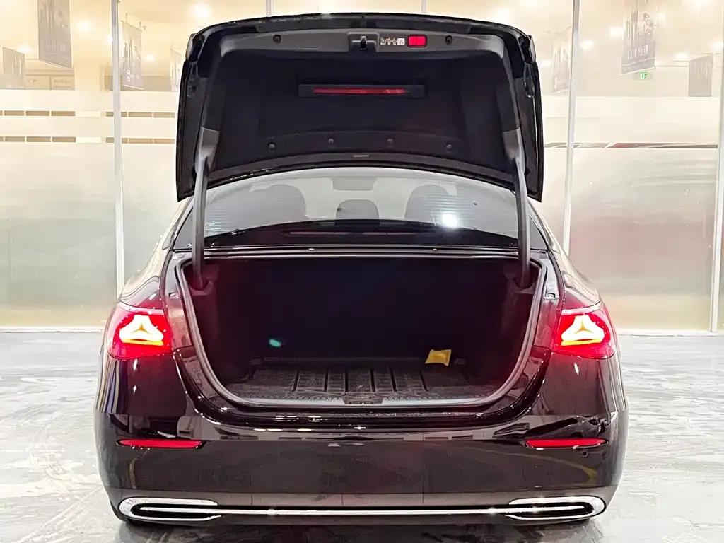 Mercedes-Benz E-Class 2025 из CN, фото 2