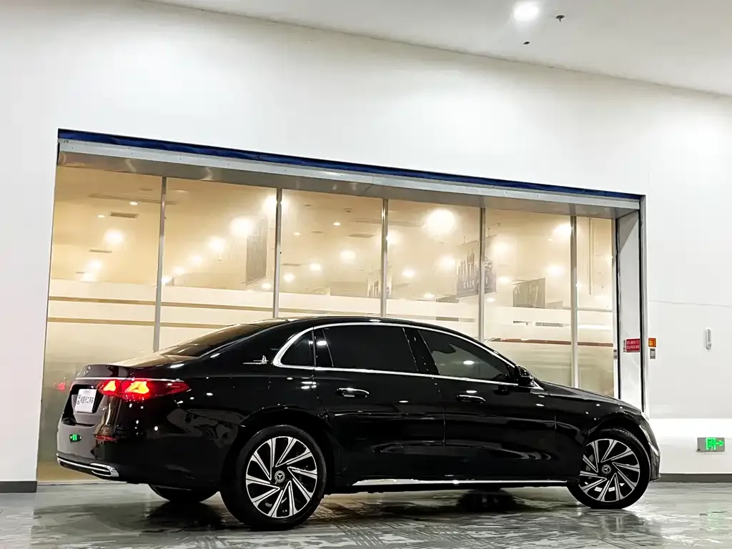 Mercedes-Benz E-Class 2025 из CN, фото 3