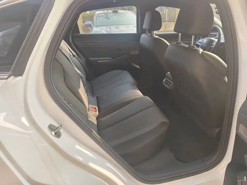 BYD Qin L 2025 из CN, фото 3