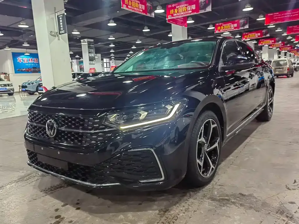Volkswagen Passat 2023 из CN, фото 1