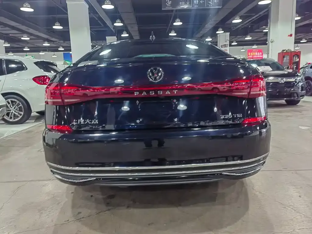 Volkswagen Passat 2023 из CN, фото 2