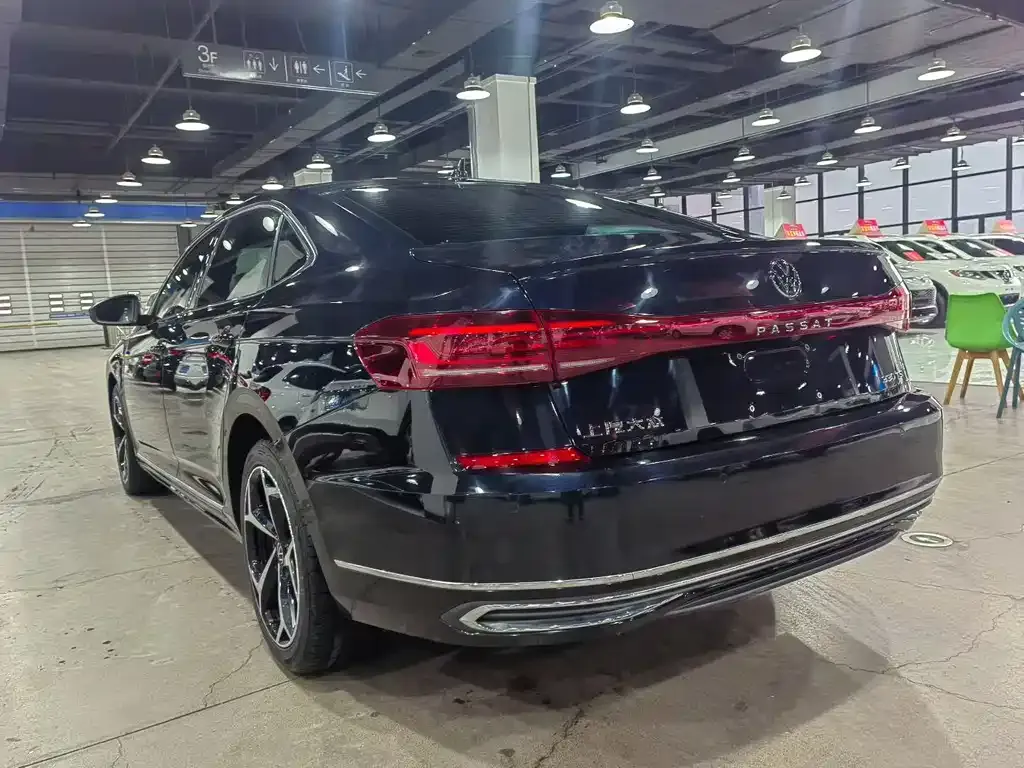Volkswagen Passat 2023 из CN, фото 3