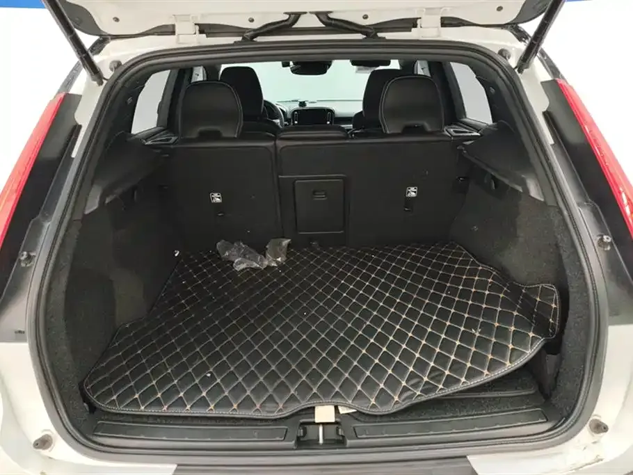 Volvo XC40 2021 из CN, фото 2