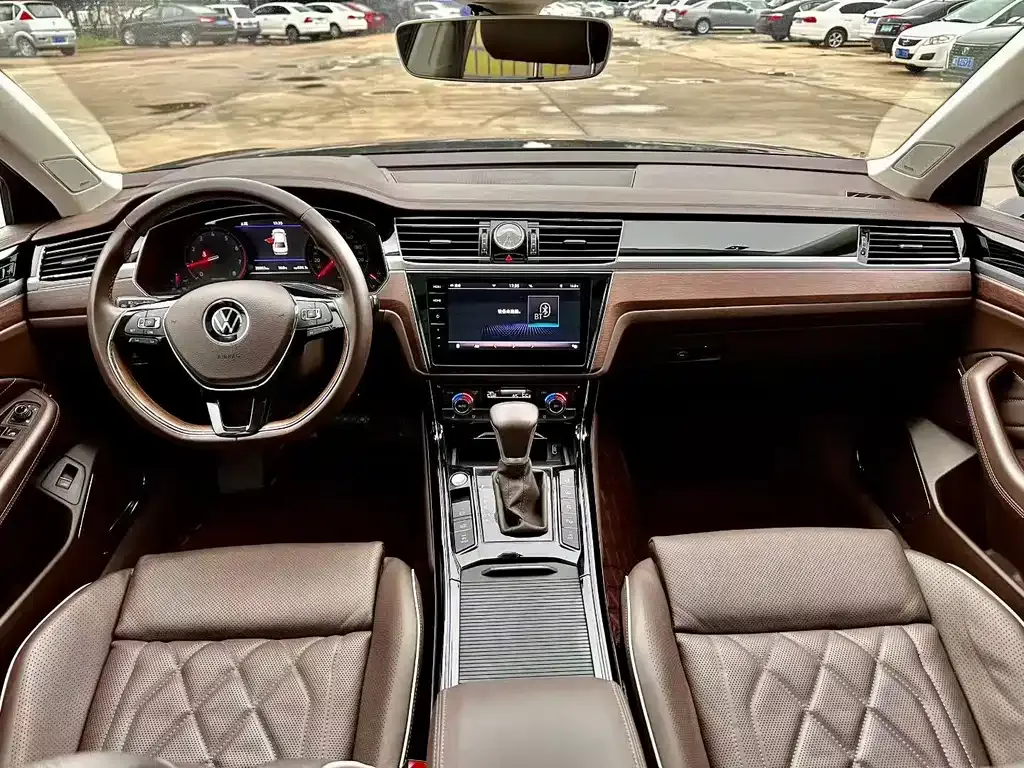 Volkswagen Phideon — фото 3