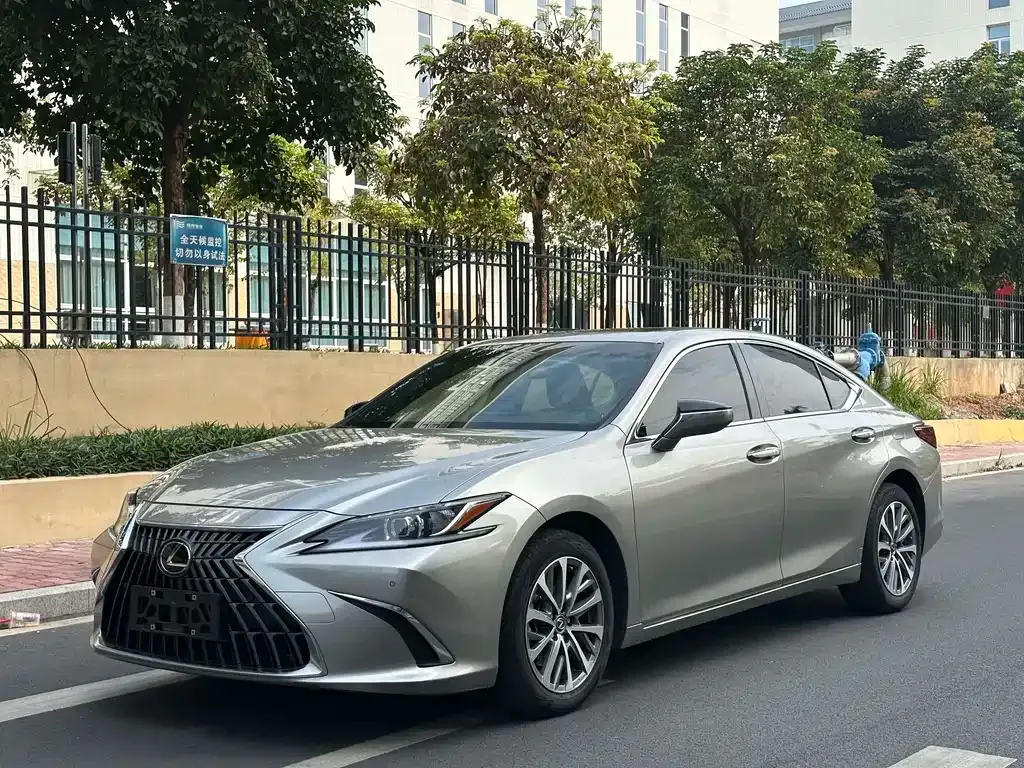 Lexus ES 2023 из CN, фото 1