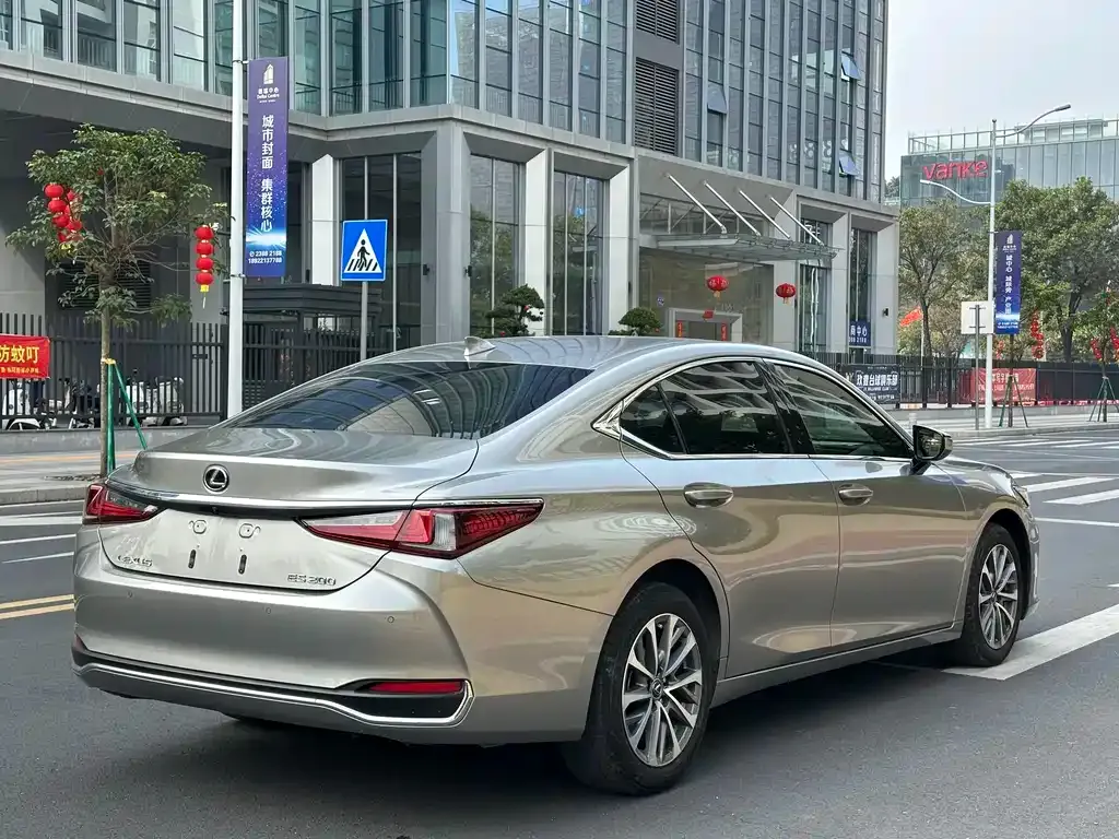 Lexus ES 2023 из CN, фото 3