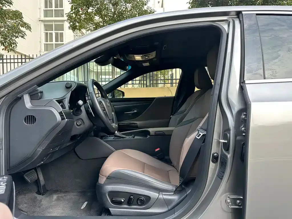 Lexus ES 2023 из CN, фото 8