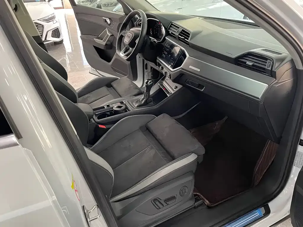 Audi Q3 2022 из CN, фото 10