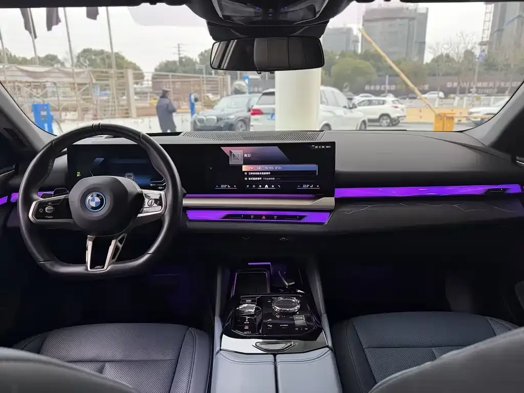 BMW i5 — фото 3
