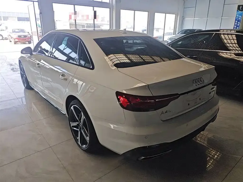Audi A4L 2024 из CN, фото 4