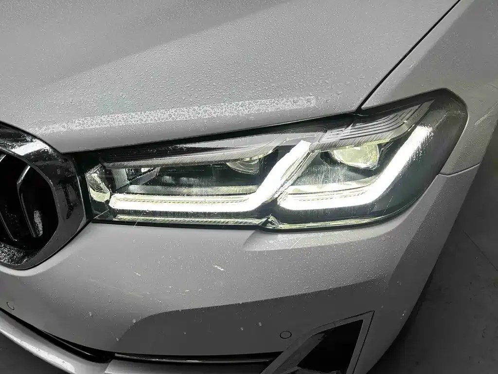 BMW 5 Series — фото 4