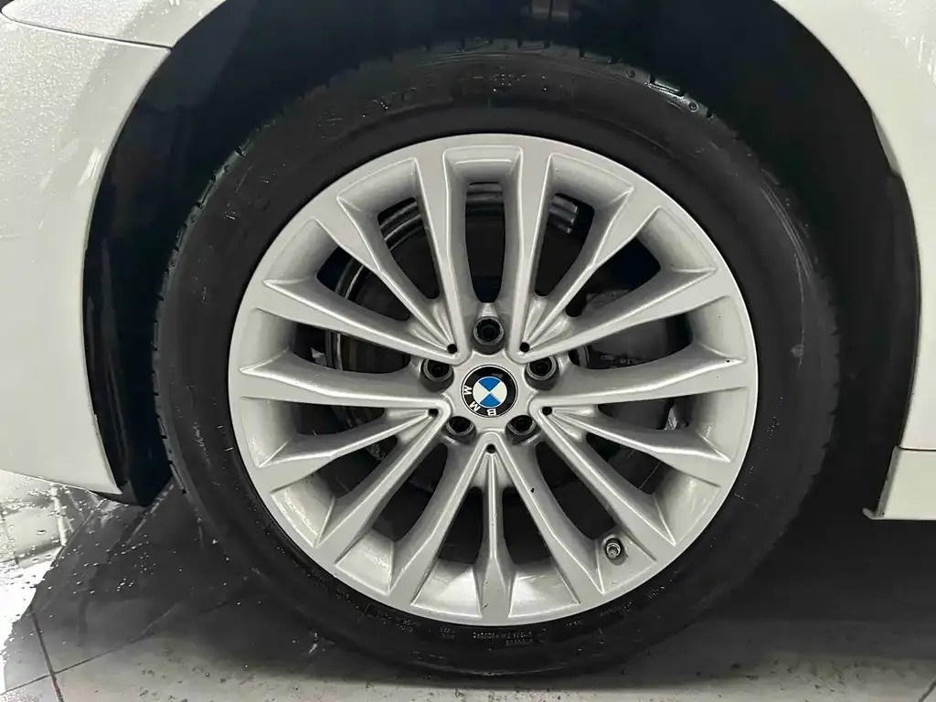 BMW 5 Series — фото 2