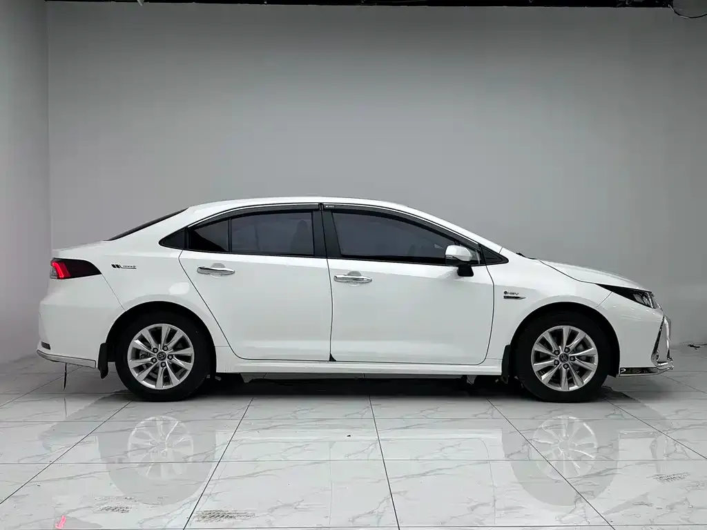 Toyota Corolla 2024 из CN, фото 2