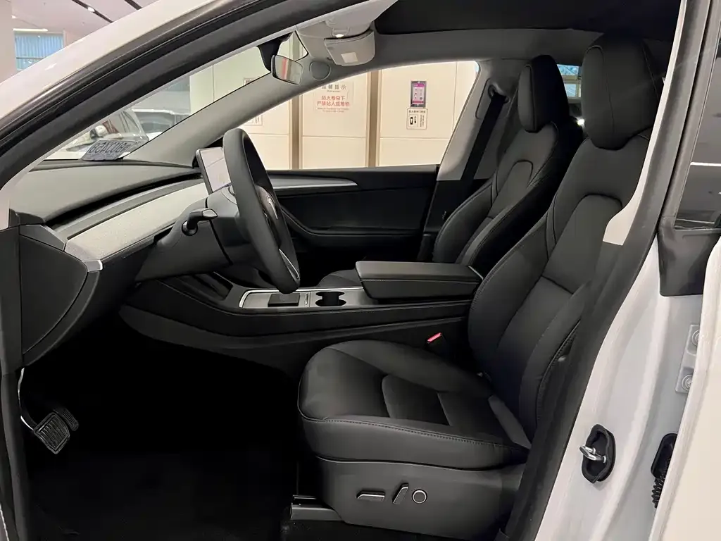 Tesla Model Y 2024 из CN, фото 2