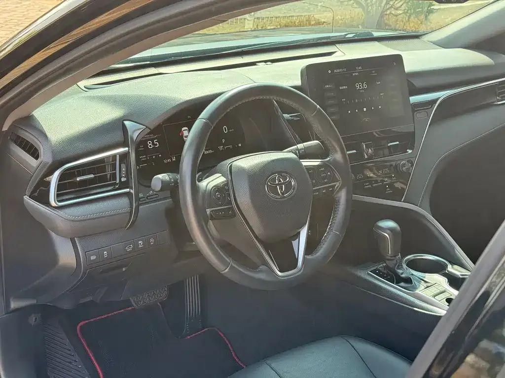 Toyota Camry 2022 из CN, фото 2
