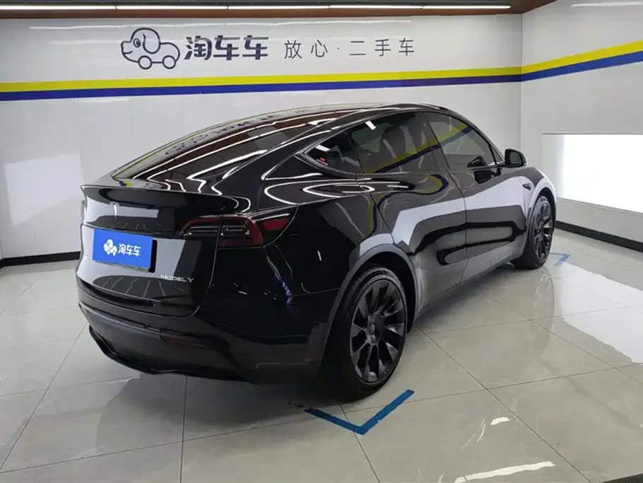 Tesla Model Y 2023 из CN, фото 2