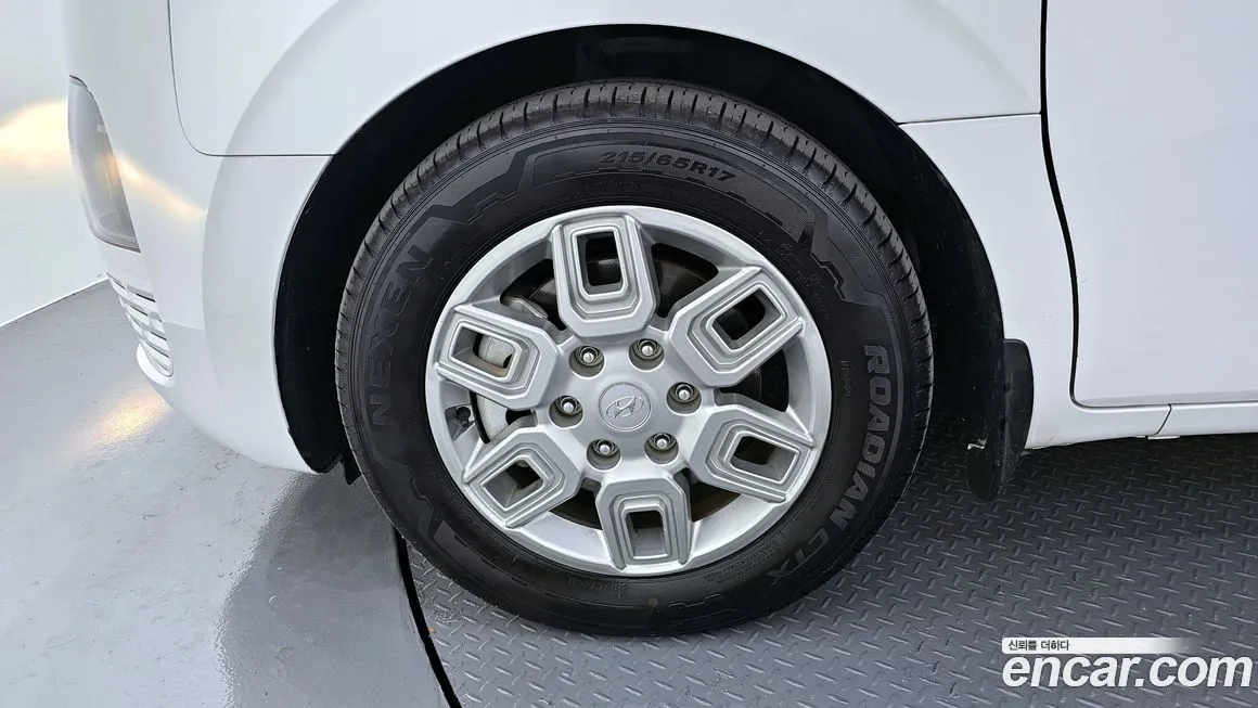 Hyundai Staria — фото 3
