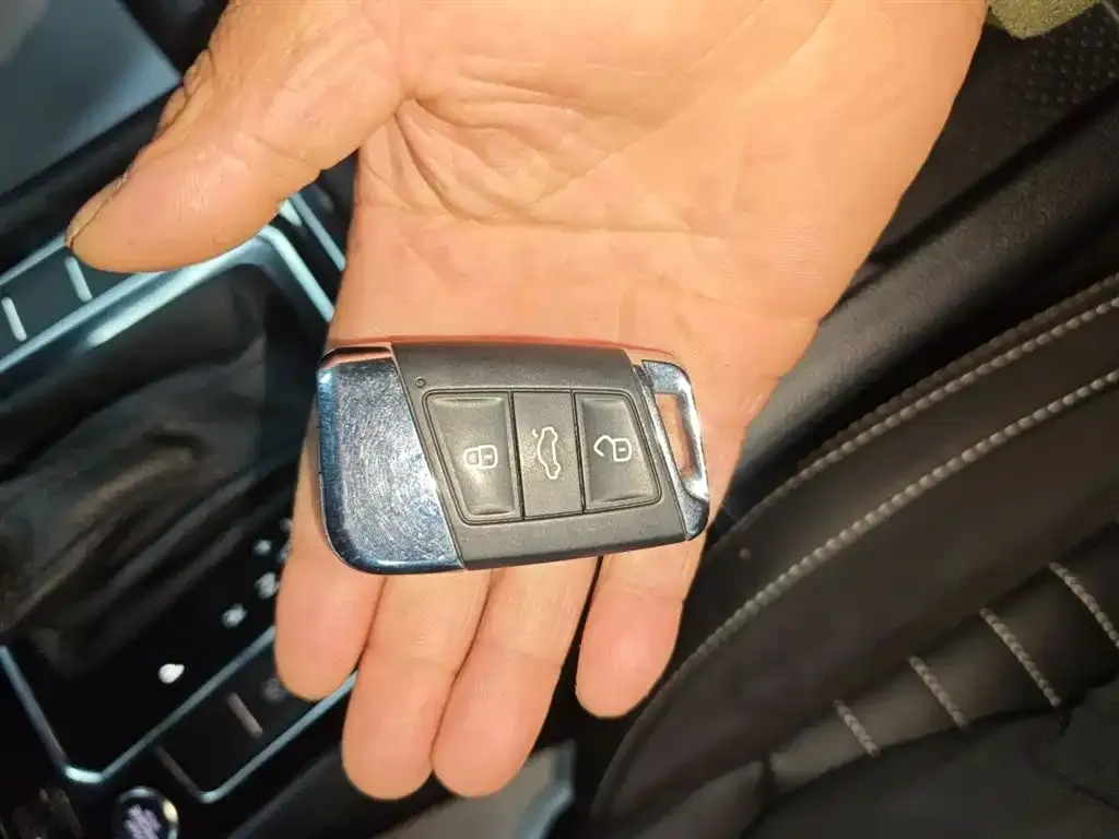 Volkswagen Magotan 2022 из CN, фото 8