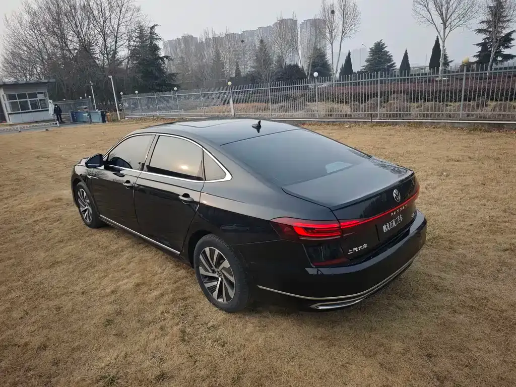 Volkswagen Passat New Energy — фото 9