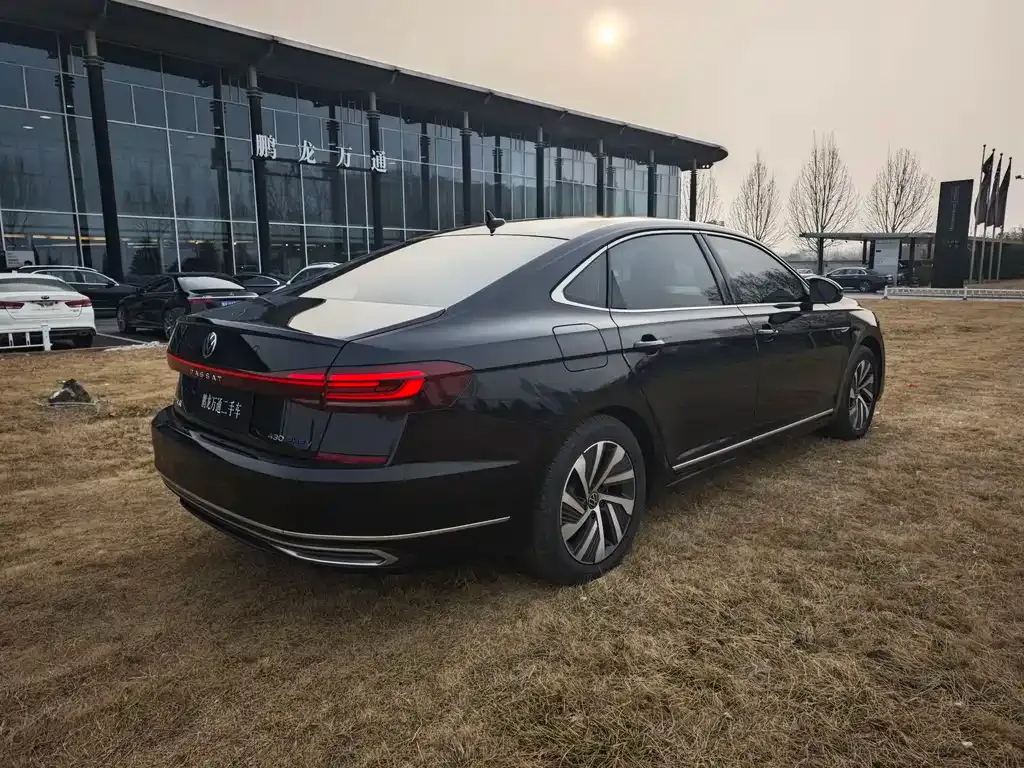Volkswagen Passat New Energy — фото 4