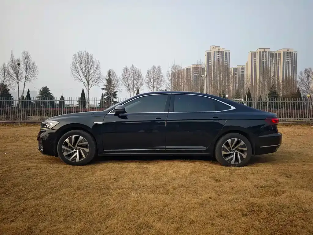 Volkswagen Passat New Energy — фото 6
