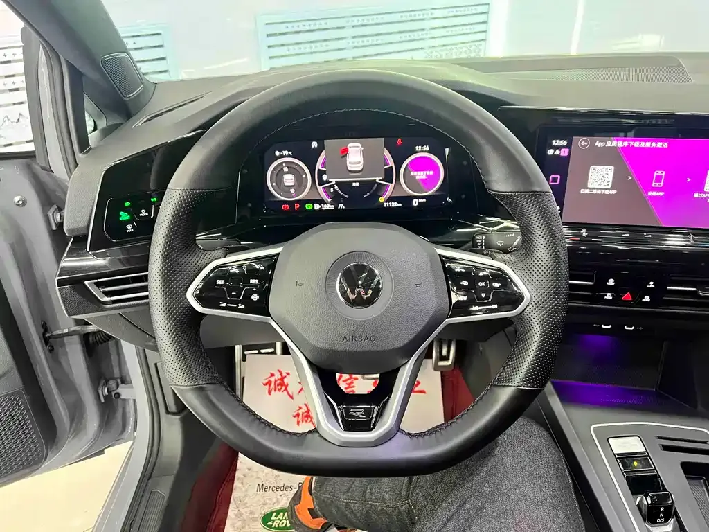 Volkswagen Golf 2023 из CN, фото 5