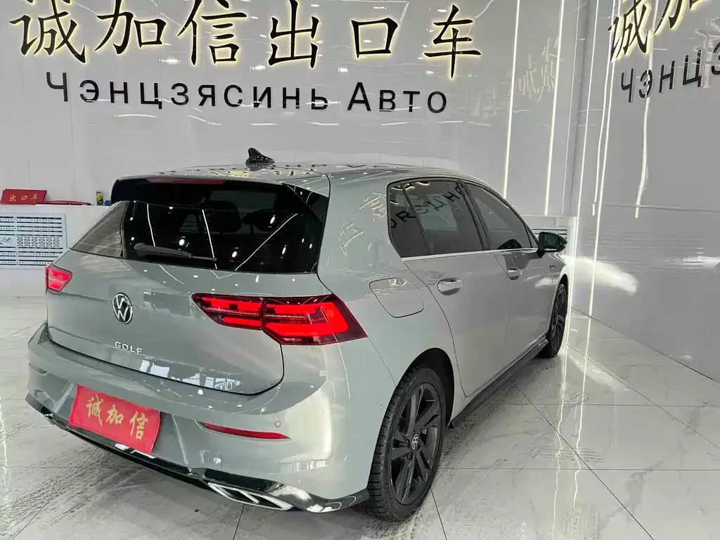 Volkswagen Golf 2023 из CN, фото 10